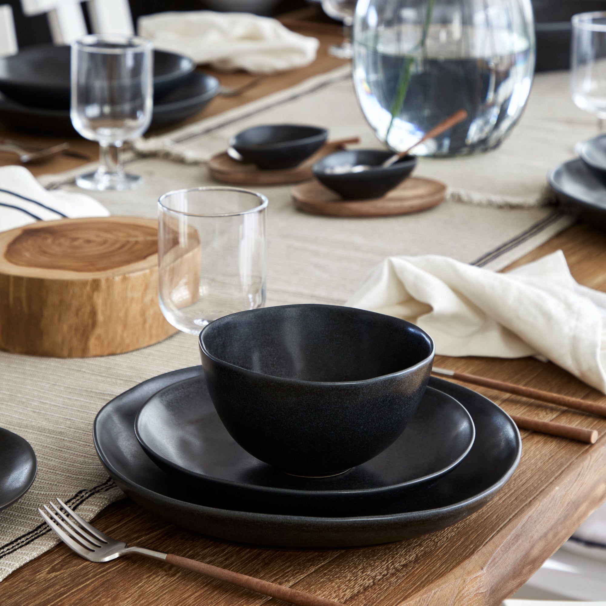Dinner Plate Madeira Black